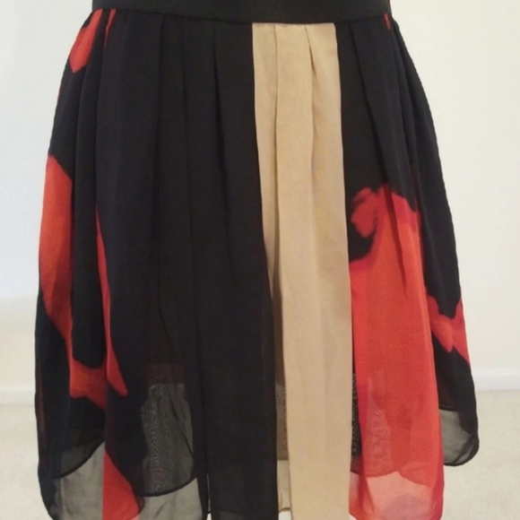 Vince Camuto Dresses & Skirts - Vince Camuto flirty skirt